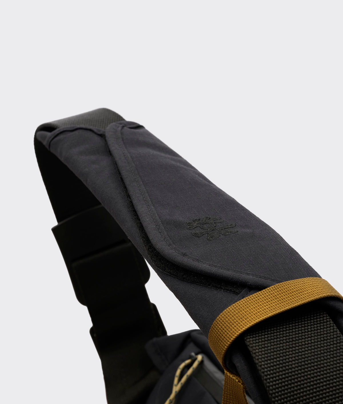 | Colour: Black
