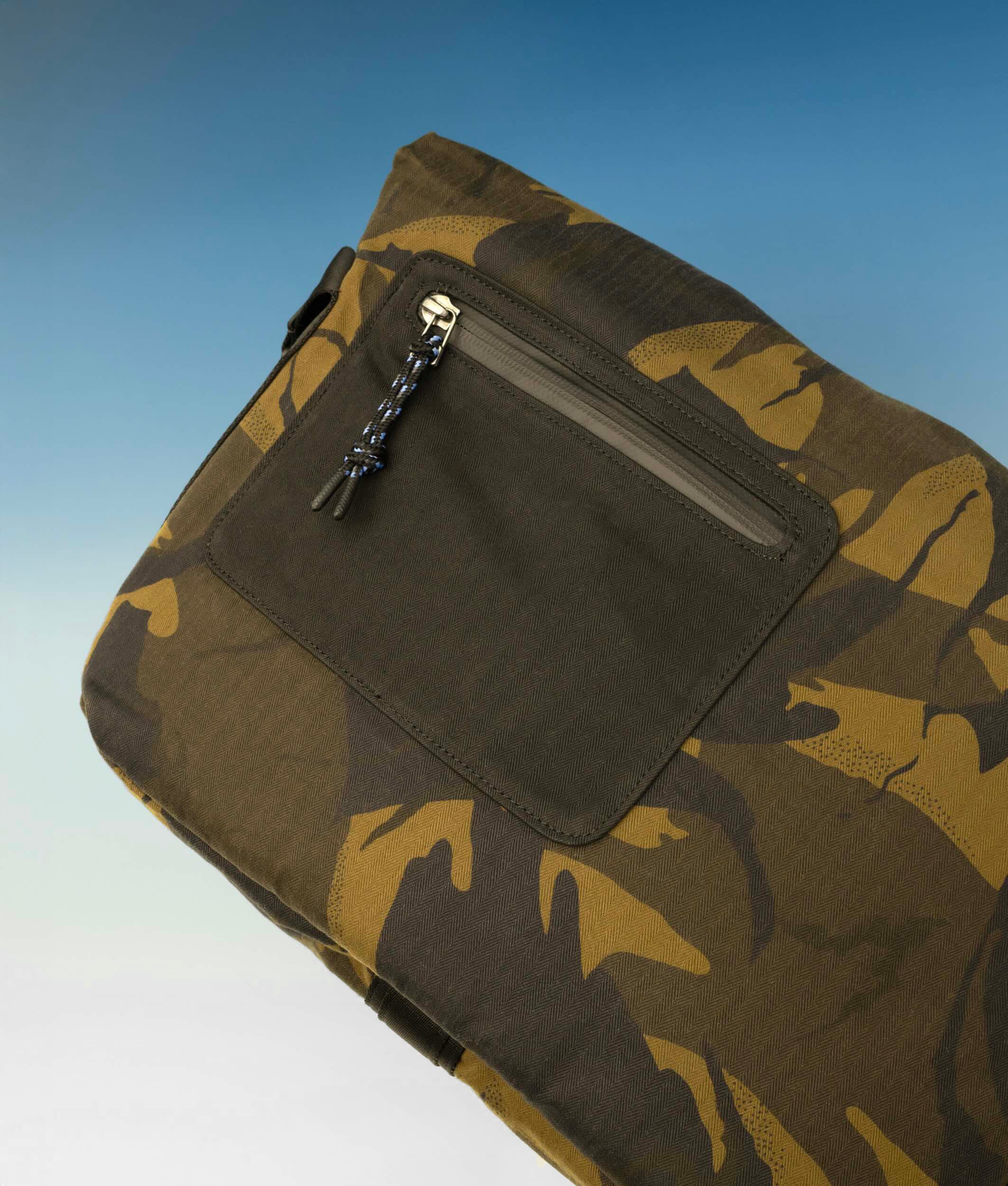 Chi Chi - Month On Month – Crumpler Australia
