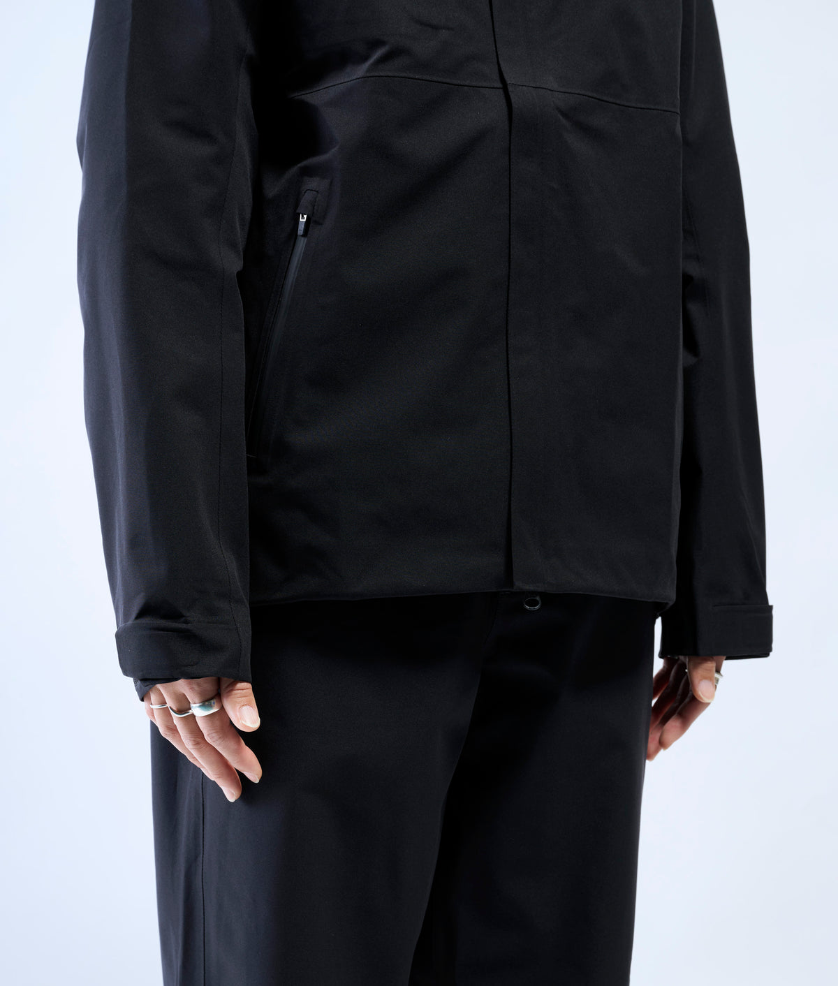 | Colour: Black