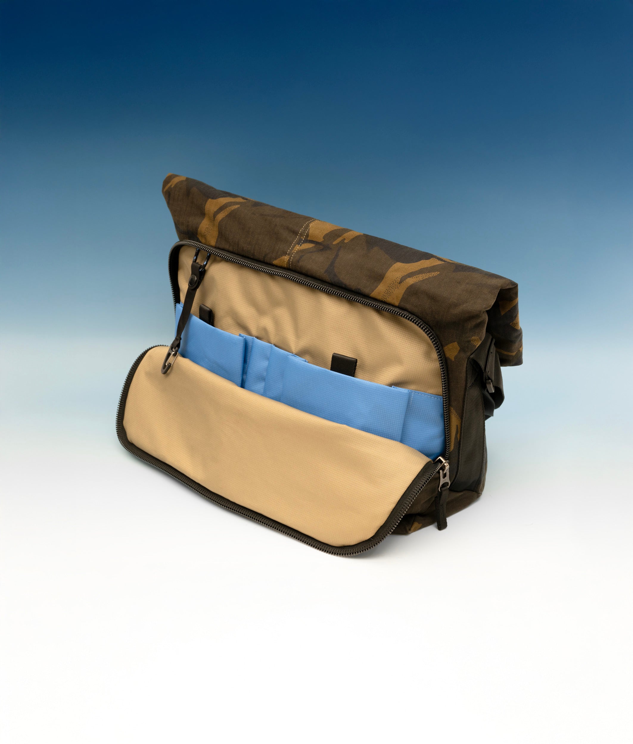 Chi Chi - Month On Month – Crumpler Australia