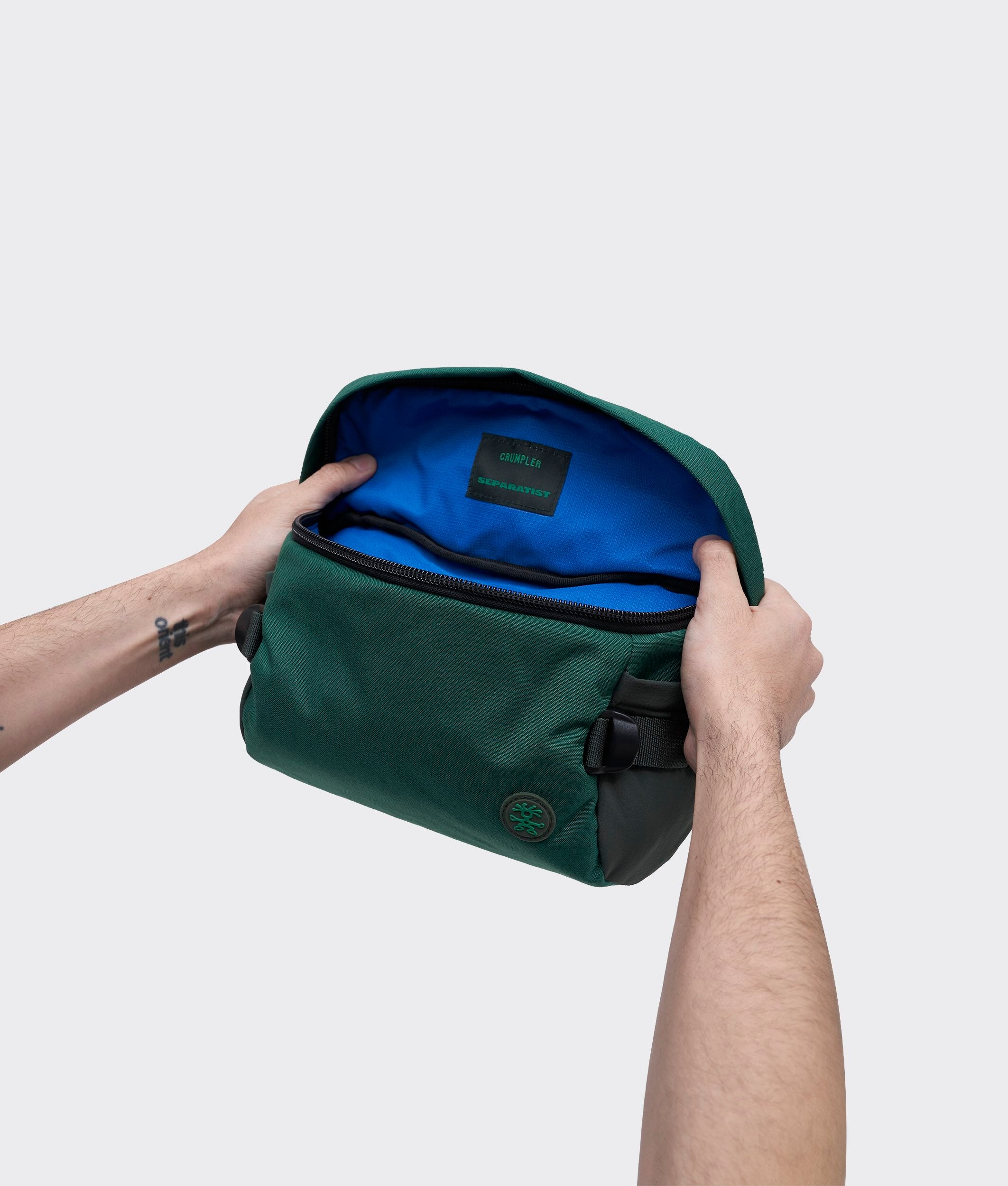 【minami】Crumpler バケツ型ボディバッグ Separatist – Crumpler Australia